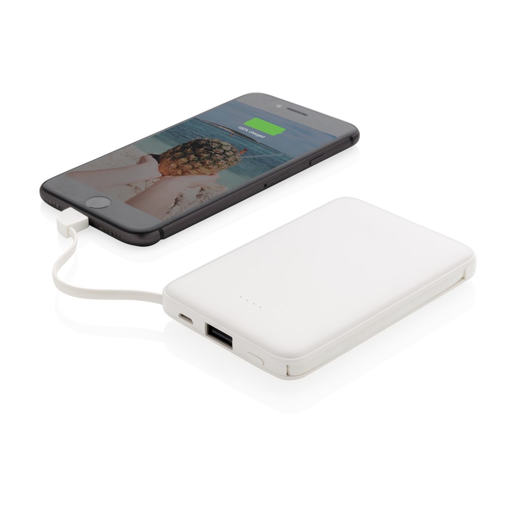 5.000 mAh zakformaat powerbank met geïntegreerde kabels